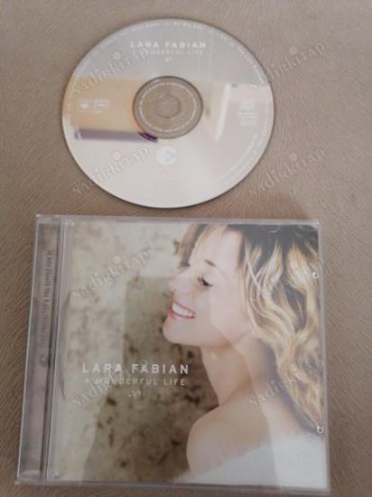 LARA FABIAN - A WONDERFUL LIFE  - 2004 AVRUPA  BASIM CD ALBÜM ( COPY PROTECTED )