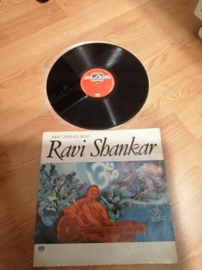 RAVI SHANKAR - NEW OFFERINGS - 1984 HİNDİSTAN BASIM 33 LÜK LP  PLAK
