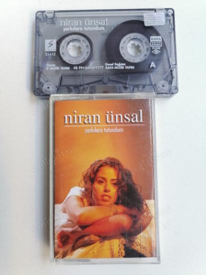 NİRAN ÜNSAL - ŞARKILARA TUTUNDUM -  TÜRKİYE 1999 BASIM - KASET ALBÜM