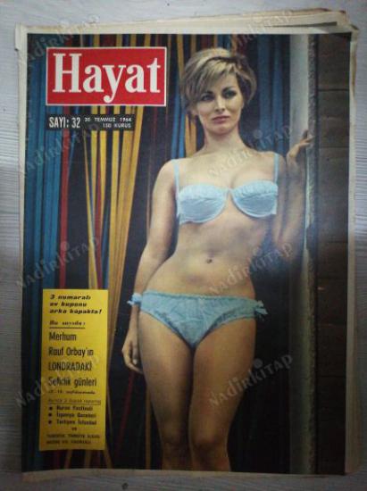 HAYAT DERGİSİ - 30 Temmuz 1964 Sayı:32 - Bursa’da Bayram  Orta Sayfa Posteri : Gauguin : Deniz ve Kadınlar