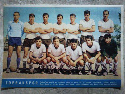 1967 TOPRAKSPOR  FUTBOL TAKIMI  Hayat Dergisi Orta Boy  Poster  24x16 cm