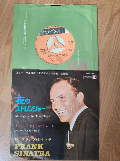 FRANK SINATRA  - Strangers In The Night /Oh, You Crazy Moon - 1966 Japonya Basım 45lik Plak