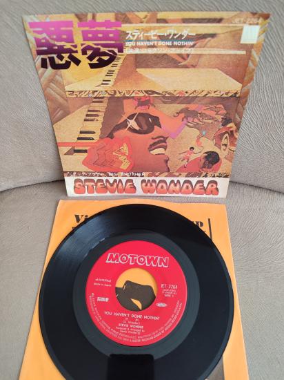 STEVIE WONDER - You Haven’t Done Nothin’ / Big Brother - 1974 Japonya Basım 45lik Plak Temiz 2. el