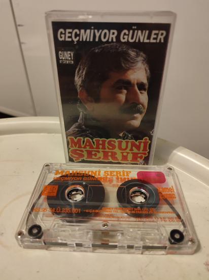 MAHSUNİ ŞERİF - Geçmiyor Günler  - 1995 Türkiye Basım Kaset