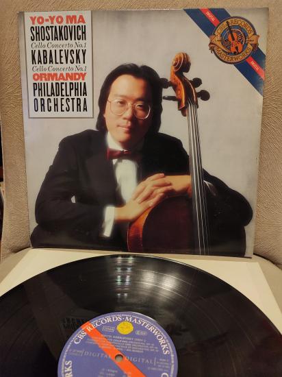 Yoyoma/ Ormandy - Shostakovich/Kabalevsky - Cello Concerto No.1 - 1983 Almanya Basım Albüm 2.el