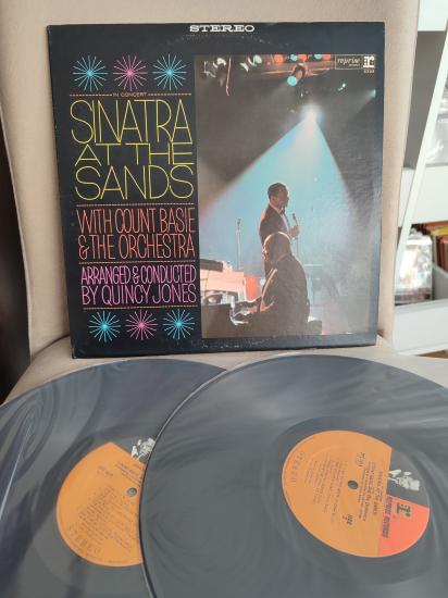 FRANK SINATRA  At The Sands 1974 Japonya Basım Nadir 2xLP Plak Fly Me To The Moon bu Albümde 2. el