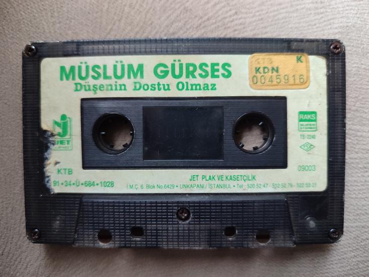 MÜSLÜM GÜRSES - Düşenin Dostu Olmaz  - 1991 Türkiye Basım Kaset Albüm - Kağıtlı - Kapaksız -Jet Kasetçilik
