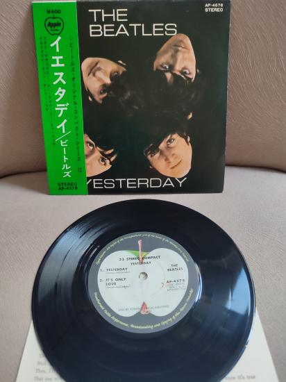 THE BEATLES - Yesterday / Act Naturally 1970 Nadir Japonya Basım 4 parçalık EP Plak - Obi’li
