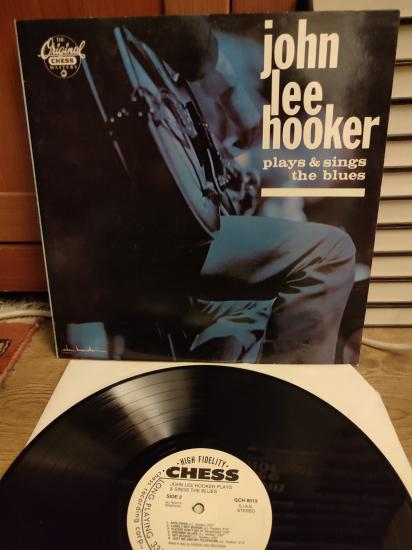 JOHN LEE HOOKER Play and Sings The Blues - 1984 İtalya Basım 33lük LP Plak 2.el