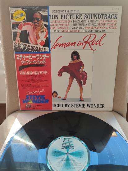THE WOMAN IN RED -  Soundtrack - 1982 Japonya Basım LP Plak Albüm - Obi’li