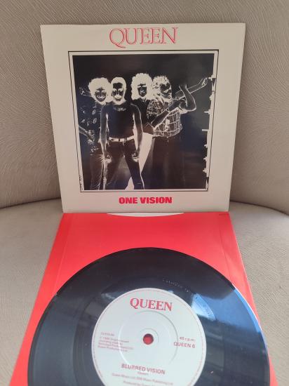 QUEEN - One Vision - 1985 İngiltere Basım 45lik Plak