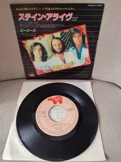 BEE GEES - Stayin’ Alive / Saturday Night Fever Soundtrack 1978 Japonya Basım 45lik Plak