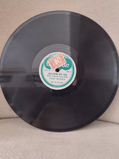 ZEKİ MÜREN - Beklerim Her Gün / Sonsuz Ateş - 78 Devir TAŞ PLAK