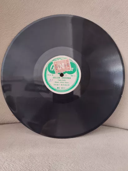 ZEKİ MÜREN - Güller Arasında / Bu Akşam Yine Sensiz- 78 Devir TAŞ PLAK