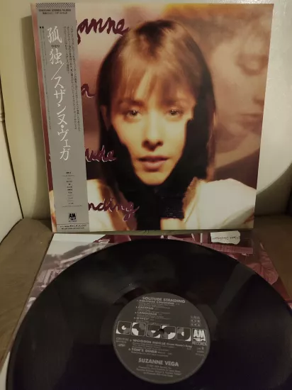 SUZANNE VEGA - Solitude Standing - 1987 Japonya Basım - 33lük LP Plak - Obi’li