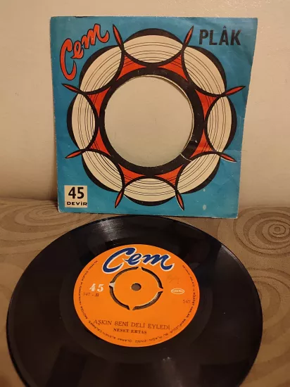 NEŞET ERTAŞ - Aradım Derdime Çaremi Buldum / Aşkın Beni Deli Eyledi - Türkiye Basım 45 lik Plak 2.el