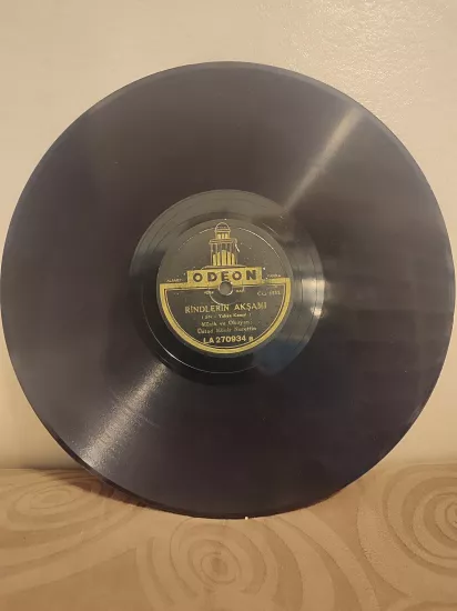 MÜNİR NURETTİN SELÇUK - Rindlerin Akşamı / Gönlümle Hasbihal - 78 Devir Nadir TAŞ PLAK 2.el