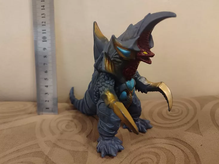 Bandai Ultra Monster Kaiju Super Cobb Figure - 2013 Yapım Orjinal Japon Canavar Figürü - Boy : 12 cm