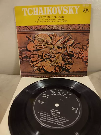 TCHAIKOVSKY - The Swan Lake Suite -  Nadir Japonya Dönem Basım 33 Devir EP Plak 2.EL