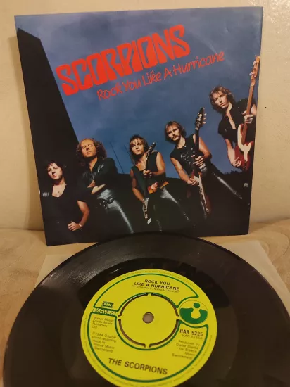 SCORPIONS - Rock You Like A hurricane / Coming Home  1984 İngiltere Basım 45lik Plak 2.EL