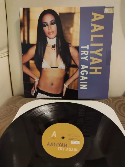 AALIYAH - Try Again - 2000 USA  Basım - 33 lük Maxi Single Plak 2.el