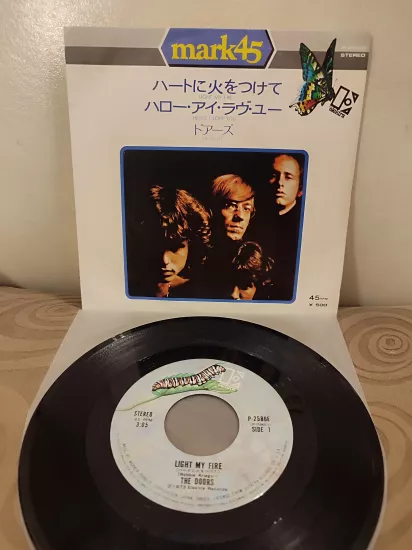 THE DOORS - Light My Fire / Hello I Love You - 1973 Japonya Basım 45lik Plak 2.EL