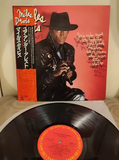 Miles Davis ‎– You’re Under Arrest -  1985 Japonya Basım 33 lük  Plak - Obi’li 2.el