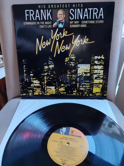 Frank Sinatra - His Greatest Hits (New York New York)  - 1983 Almanya  Basım  LP Plak 2.el