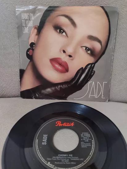 Sade - Hang On To Your Love / Cherry Pie - 1984 Kanada Basım 45lik Plak - Dönem Basımdır