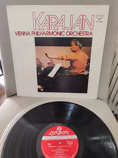 Tchaikovsky Herbert von Karajan -The Swan Lake / The Sleeping Beauty 1973 japonya Basım 33lük Plak 