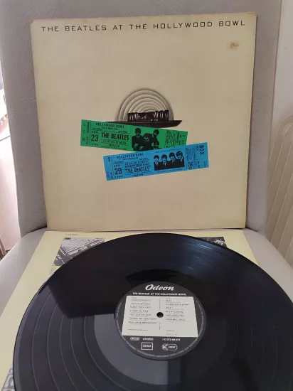 The Beatles  The Beatles At The Hollywood Bowl 1977 Almanya Basım  33lük L Plak - Dönem Basım