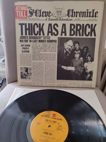 Jethro Tull - Thick As A Brick - Amerika 1972  Basım LP Plak Albüm - Gazeteli  Zarf Kapak
