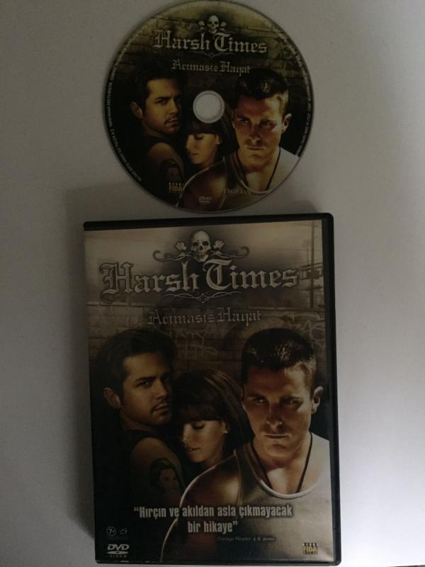 ACIMASIZ HAYAT - HARSH TIMES - 100 DK - TÜRKİYE BASIM - DVD FİLM